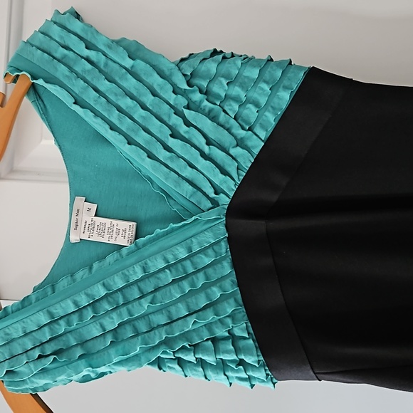 Green and black Sophie MAX fitted dress - Picture 4 of 4